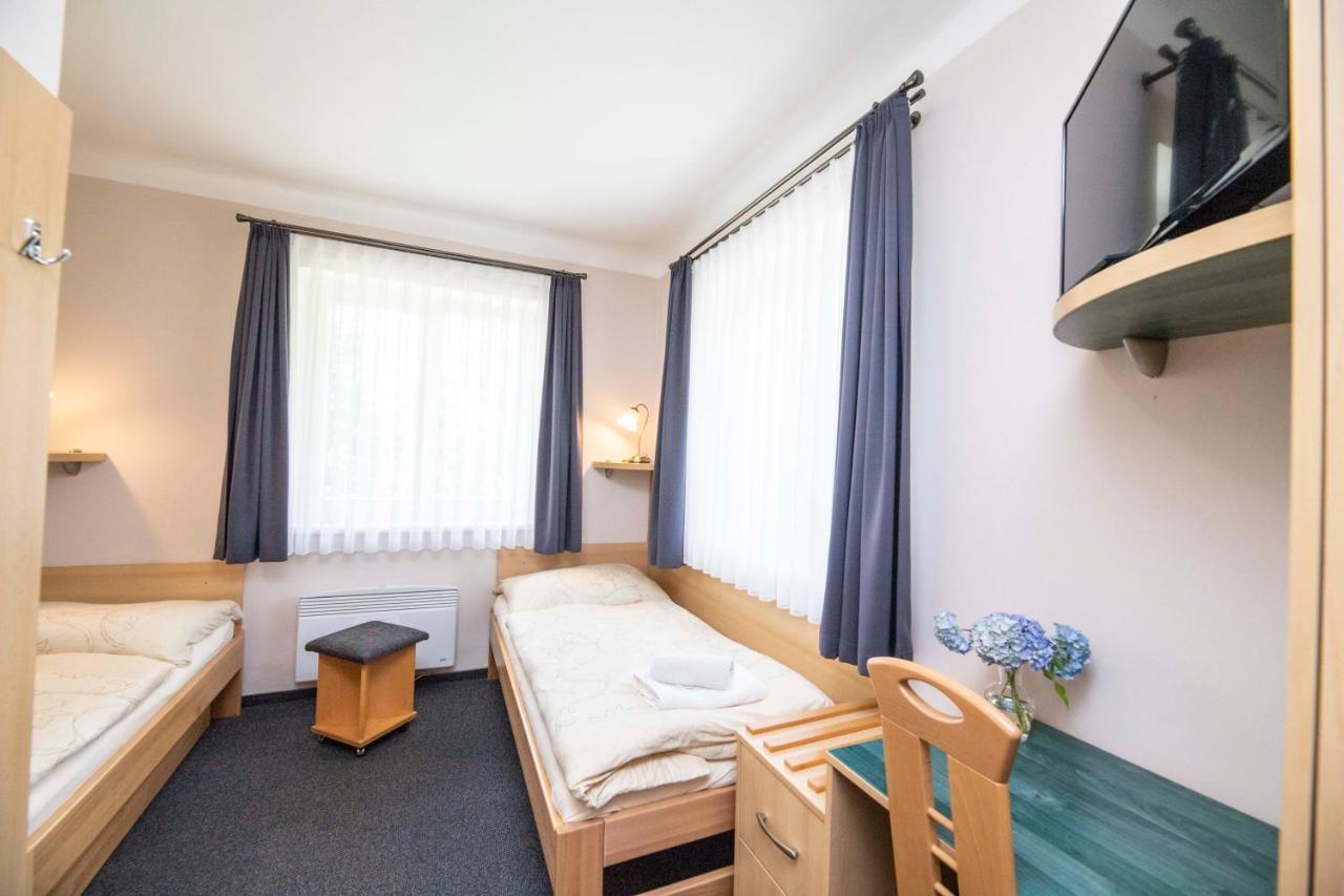 Parkhotel Skalni Mesto Jicin Bagian luar foto