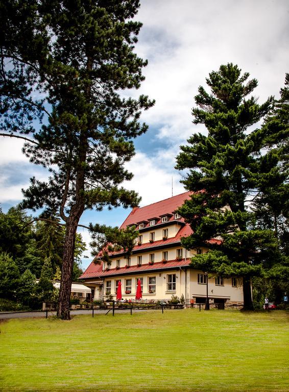 Parkhotel Skalni Mesto Jicin Bagian luar foto