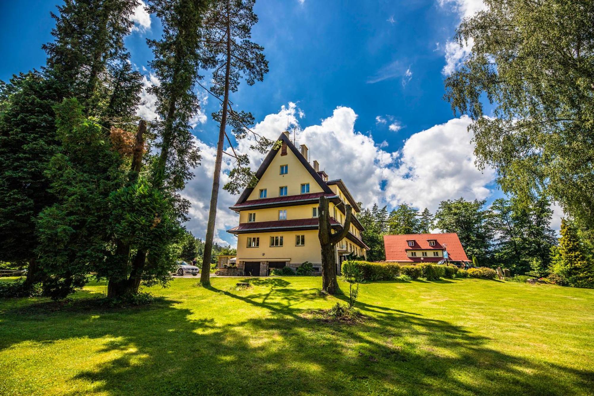 Parkhotel Skalni Mesto Jicin Bagian luar foto