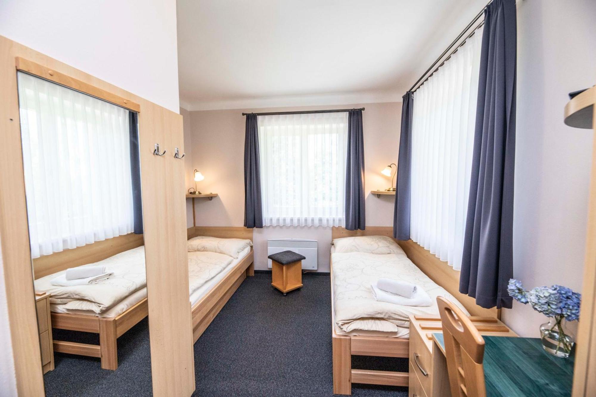 Parkhotel Skalni Mesto Jicin Bagian luar foto